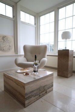 Sofabord i travertin fra Rena Atelier