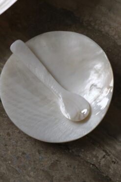 Pearl Dish with Pearl Scoop made of Mother of Pearl